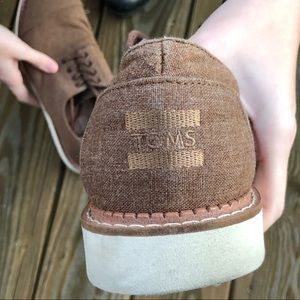 Toms Lace Up Shoes